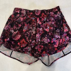 Lululemon Track That 5’ Women’s Shorts - size 10